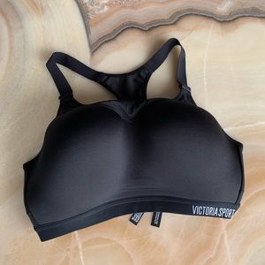 Victoria’s Secret Lightweight Max Sports Bra